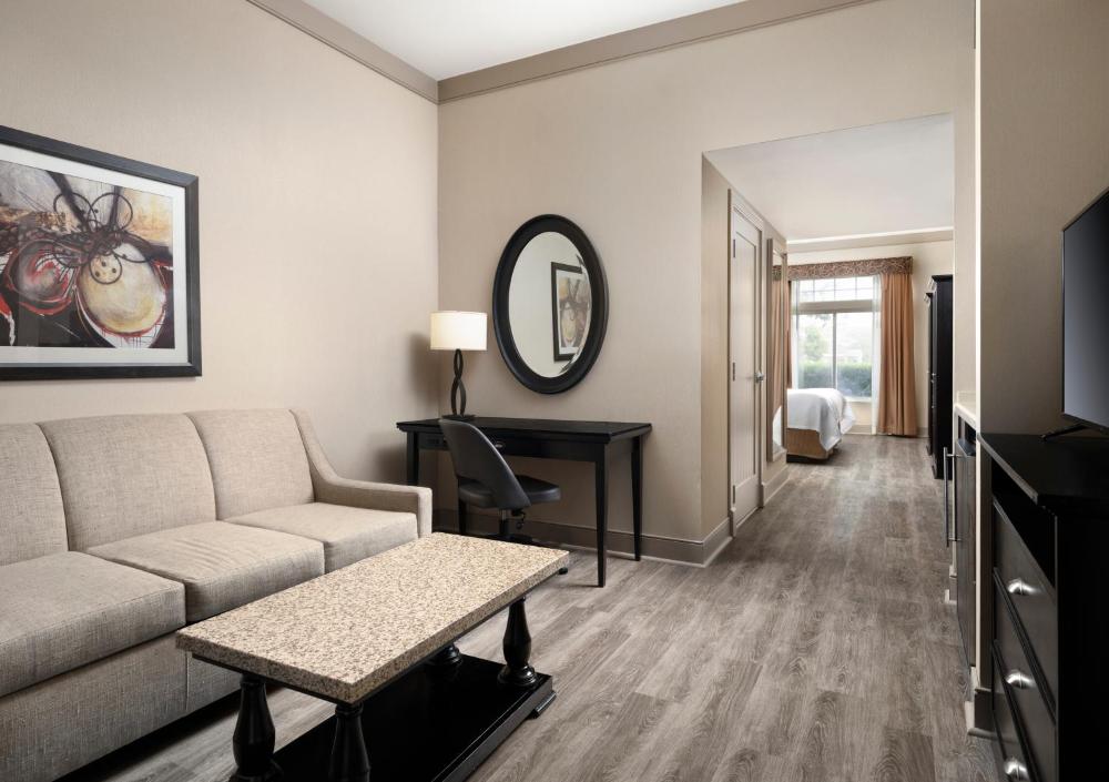 Premier King Suite interior